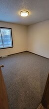 1133-1133 Oleson Rd in Waterloo, IA - Building Photo - Building Photo