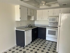 7920 E Camelback Rd in Scottsdale, AZ - Building Photo - Building Photo