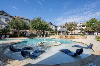 Villages at Turtle Rock in Austin, TX - Foto de edificio - Building Photo