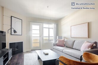7660 Beverly Blvd in Los Angeles, CA - Building Photo - Building Photo