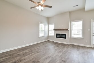 9274 Lakeside Cir S in Walls, MS - Building Photo - Building Photo