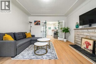 2075 E 44th Ave in Vancouver, BC - Building Photo