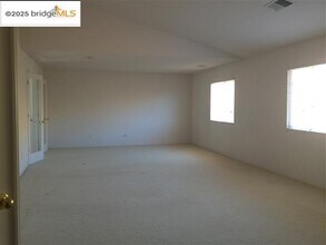 4423 Glen Canyon Cir in Pittsburg, CA - Building Photo - Building Photo