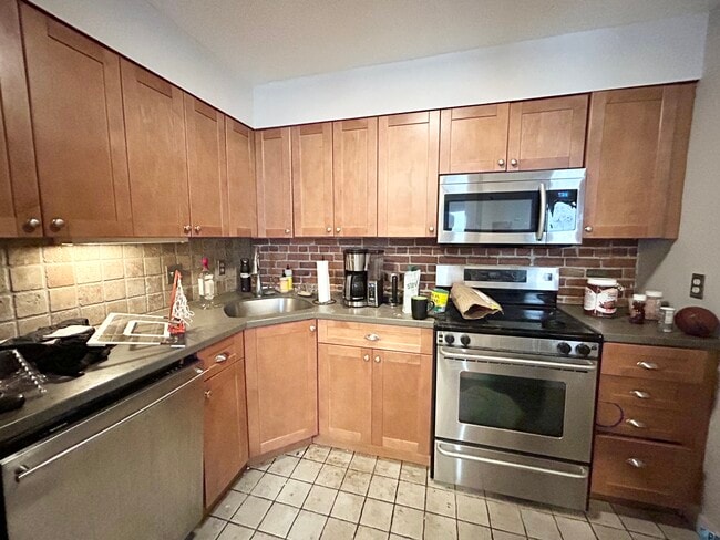 71 Gainsborough St, Unit 202 in Boston, MA - Foto de edificio - Building Photo