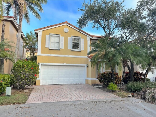 1115 River Birch St in Hollywood, FL - Building Photo - Building Photo