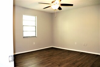 11616 Baywood Meadows Dr in New Port Richey, FL - Building Photo - Building Photo