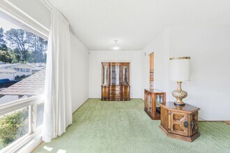 2410 Princeton Dr in San Bruno, CA - Building Photo - Building Photo