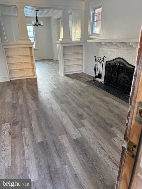 property at 704 S Pershing Ave