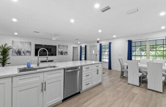 4421 NW 2nd Ct in Coconut Creek, FL - Building Photo - Building Photo