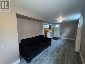 56 Bakersfield Dr in Cambridge, ON - Building Photo - Building Photo