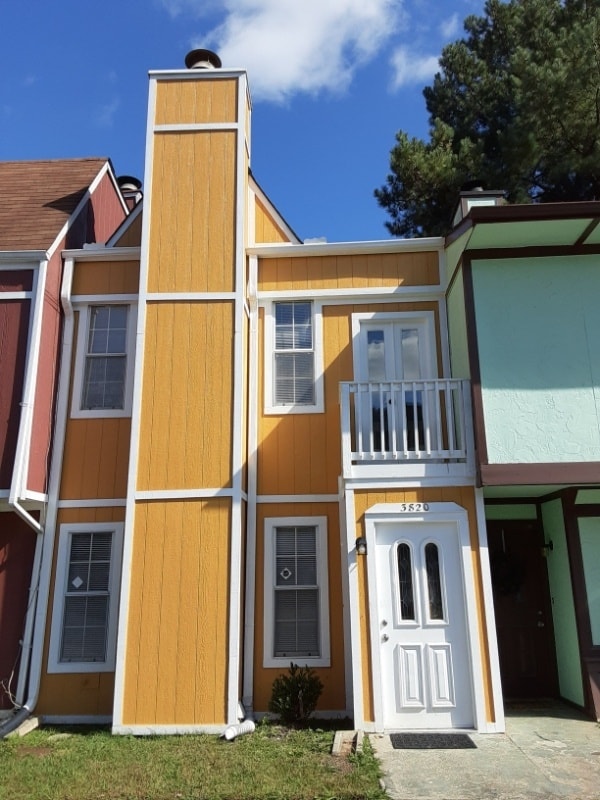 property at 3820 London Dr