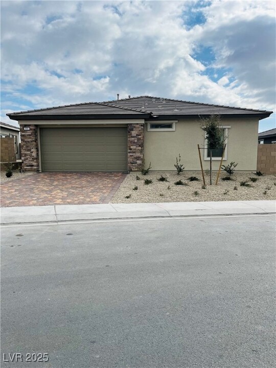 886 Heritage Bend Dr in Las Vegas, NV - Building Photo