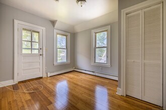 383 Myrtle Ave in Bridgeport, CT - Building Photo - Building Photo