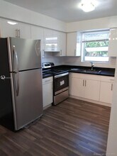 16890 NE 21st Ave-Unit -10 in North Miami Beach, FL - Building Photo - Building Photo