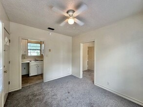605 Mockingbird Ln in Tyler, TX - Foto de edificio - Building Photo