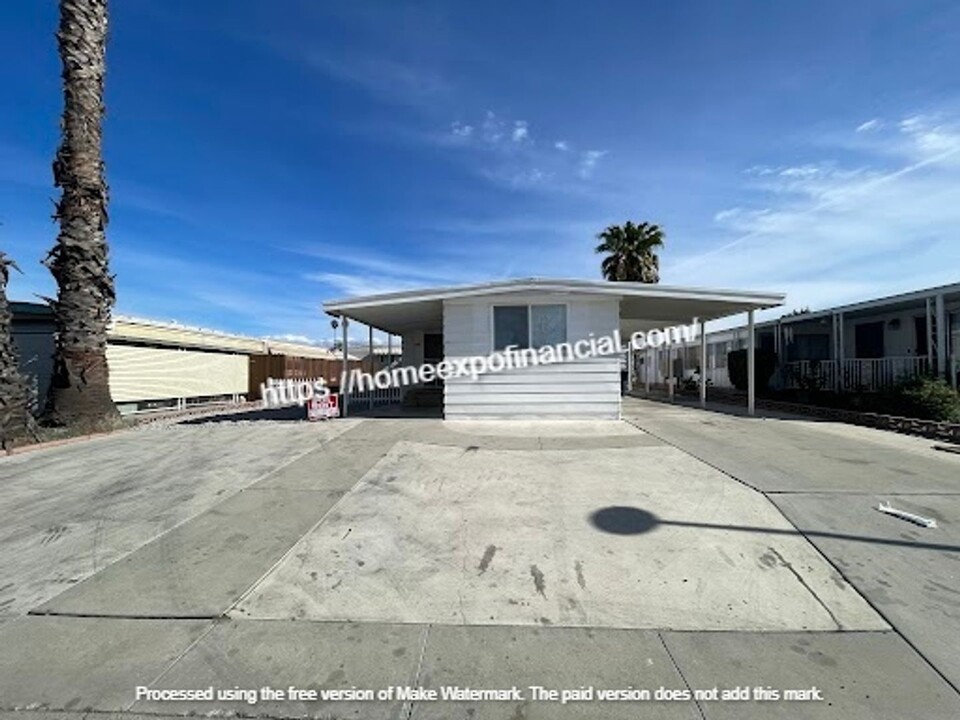 840 S Elk St in Hemet, CA - Building Photo