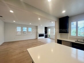 2607 3rd Ave in Marina, CA - Building Photo - Building Photo