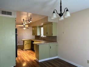 700 Fairhaven Ave in Porterville, CA - Building Photo - Building Photo