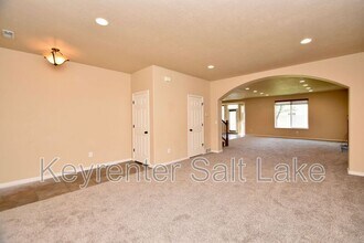 1057 Cambria Drive in North Salt Lake, UT - Building Photo - Building Photo