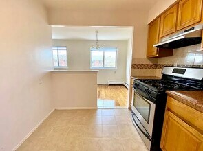 2337 37th St in Astoria, NY - Building Photo - Building Photo
