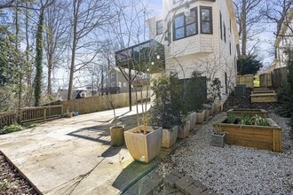 3102 Alston Dr in Decatur, GA - Building Photo - Building Photo