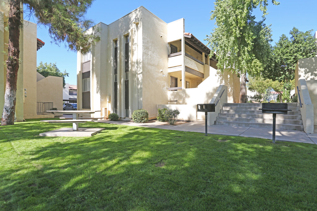 Monte Vista Apartments in Glendale, AZ