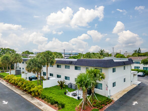 100-151 SW 15th St in Boca Raton, FL - Building Photo - Building Photo