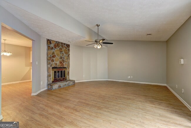 2389 Old Rex Morrow Rd in Ellenwood, GA - Building Photo - Building Photo