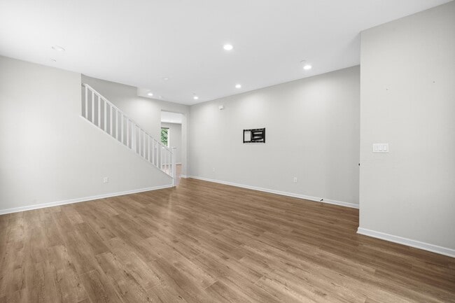 15603 Lilli Wy in Los Angeles, CA - Building Photo - Building Photo