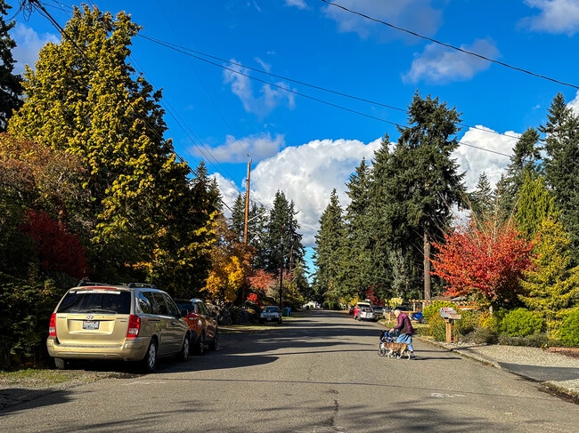 18526 Wallingford Ave N in Shoreline, WA - Building Photo - Building Photo