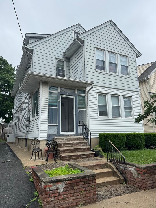 26 Division Ave, Unit First Floor in Belleville, NJ - Building Photo
