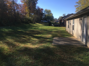 1215 Clear Ridge Ln in Radcliff, KY - Foto de edificio - Building Photo