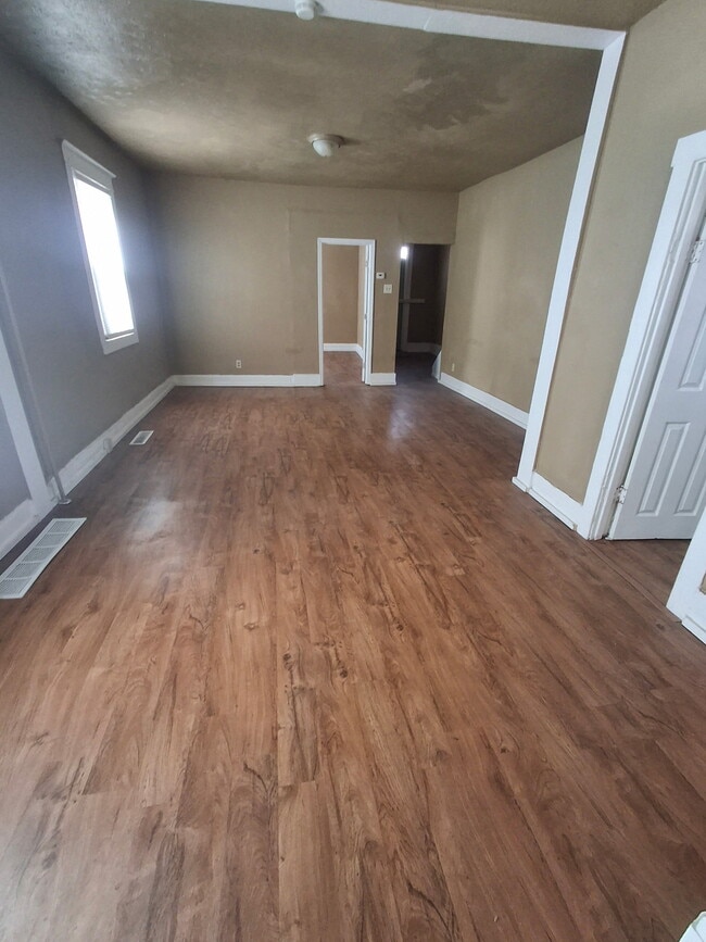 1558 N Main St in Decatur, IL - Building Photo - Building Photo