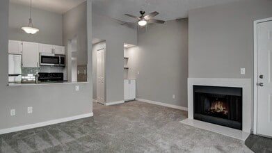 Arbor Creek Apartments in Beaverton, OR - Foto de edificio - Building Photo