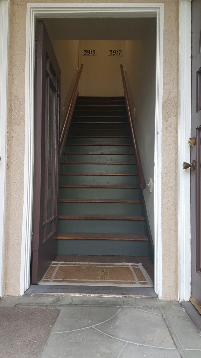 3915 E Mayfield St, Unit 3915 E Mayfield Street in Long Beach, CA - Foto de edificio - Building Photo