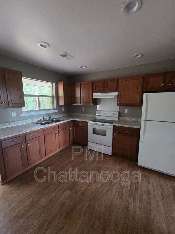 property at 59 Dolphin Ln