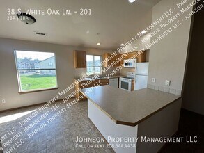 38 S White Oak Ln in Nampa, ID - Building Photo - Building Photo