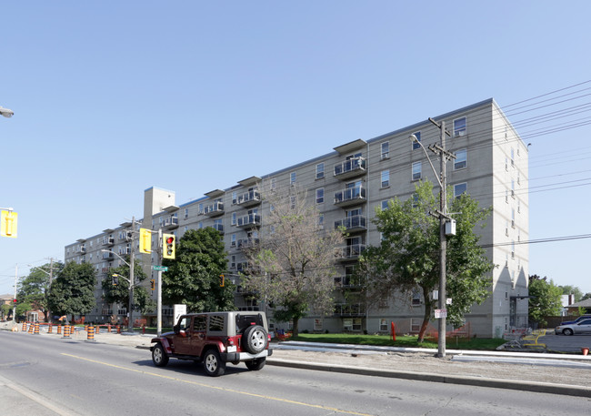 Mohawk Towers in Hamilton, ON - Building Photo - Building Photo