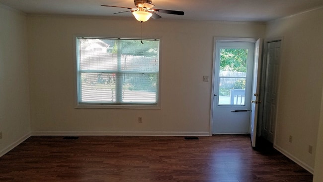 1241 N Main St in Hendersonville, NC - Building Photo - Building Photo