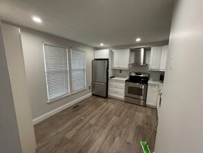 8308 Silver Trumpet Dr in Columbia, MD - Building Photo - Building Photo