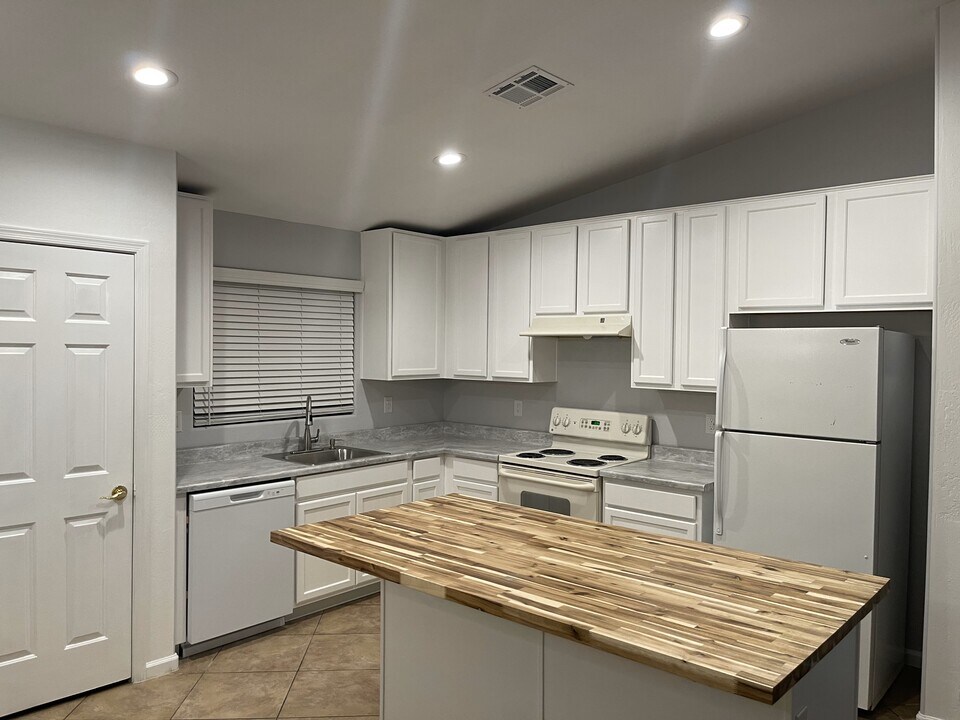 2415 W Park St in Phoenix, AZ - Building Photo