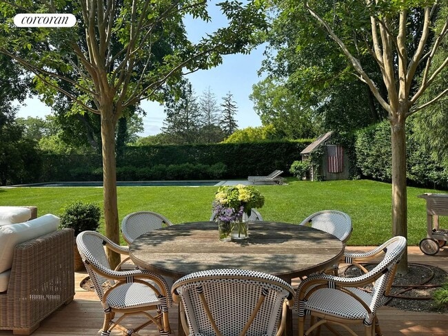 19 Harrison St in Sag Harbor, NY - Foto de edificio - Building Photo