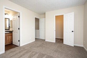 Carriage Lane in Galloway, OH - Building Photo - Interior Photo