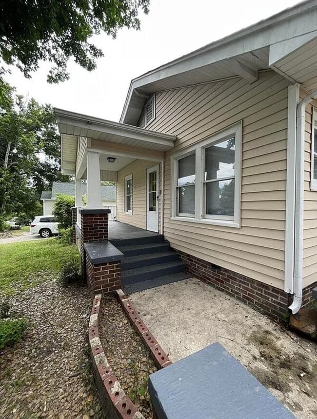 property at 921 Foushee St