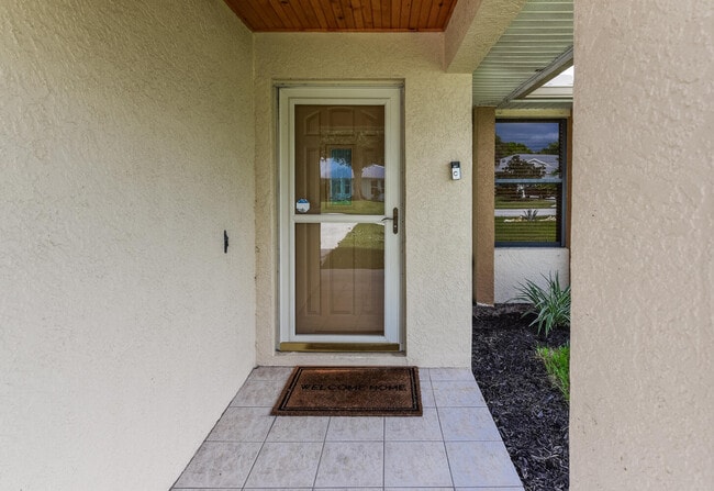 1927 NE San Carlos Calle in Jensen Beach, FL - Building Photo - Building Photo