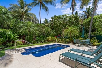 1554 N Ocean Way in Palm Beach, FL - Building Photo - Building Photo