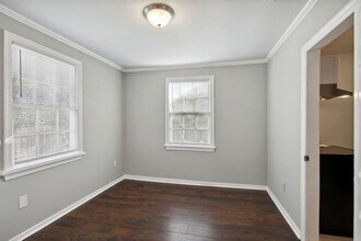 2215 Greenwood St in Savannah, GA - Foto de edificio - Building Photo