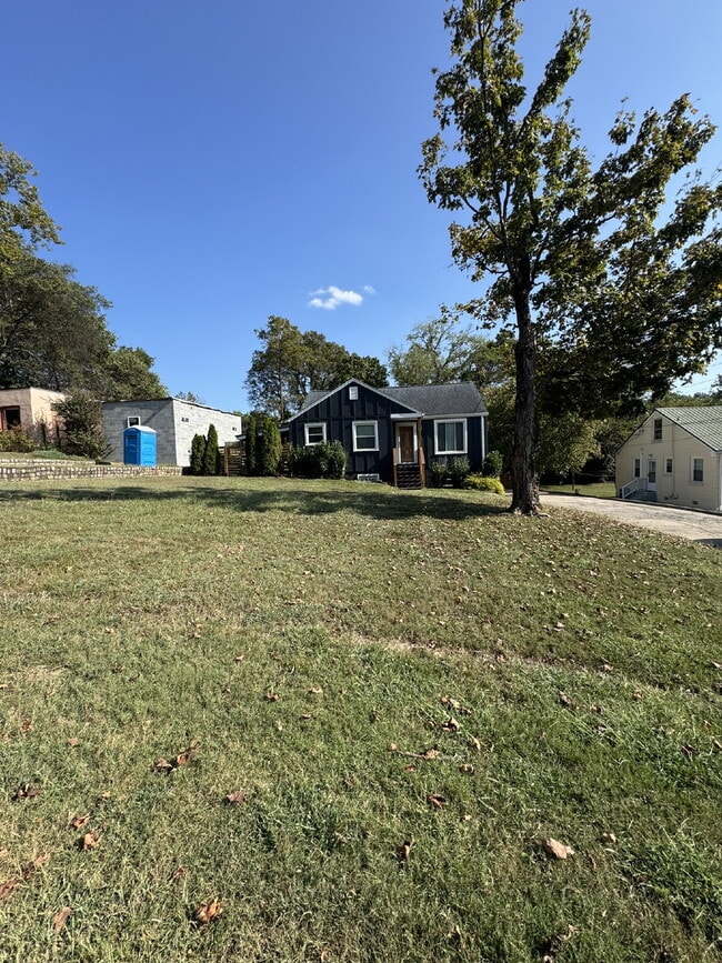 2712 Bobby Ave in Nashville, TN - Building Photo - Building Photo