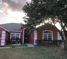 516 Brentford Ct in Kissimmee, FL - Building Photo