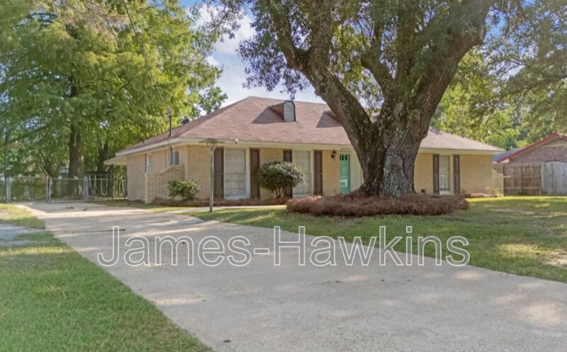 1152 Woodbridge Dr in Montgomery, AL - Foto de edificio